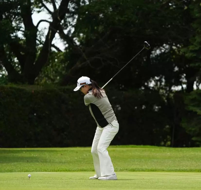 保坂真由のドライバースイング