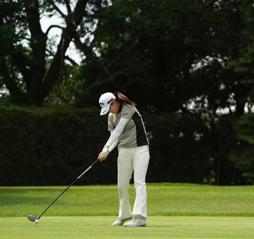 保坂真由のドライバースイング