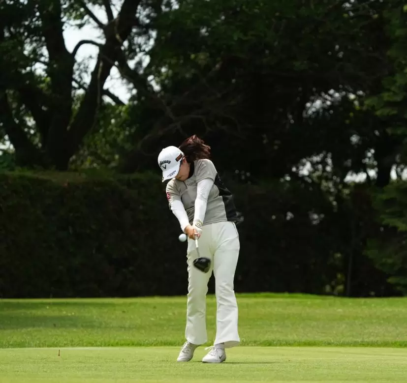 保坂真由のドライバースイング