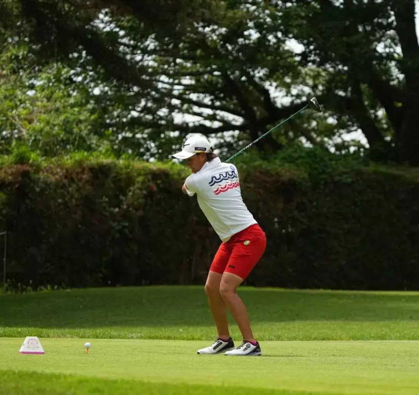 野澤真央のドライバースイング
