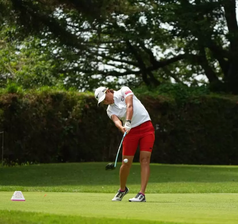 野澤真央のドライバースイング