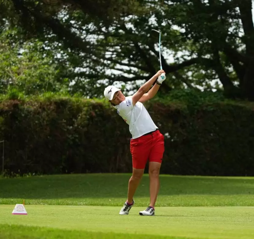 野澤真央のドライバースイング