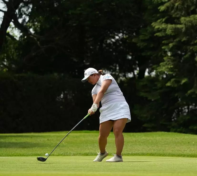 鈴木愛のドライバースイング