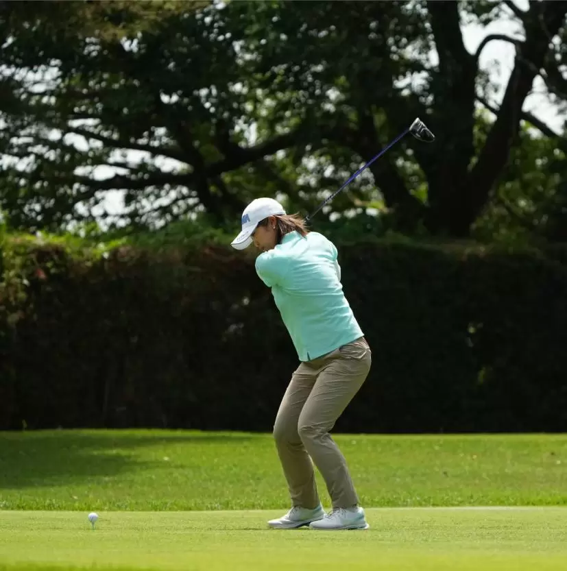 葭葉ルミのドライバースイング