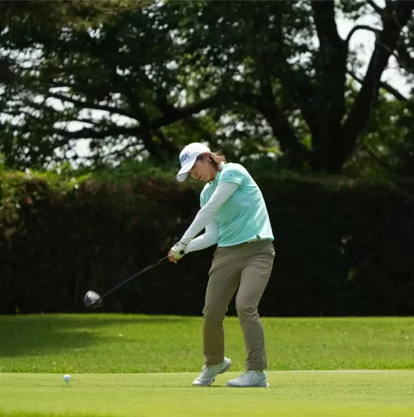 葭葉ルミのドライバースイング