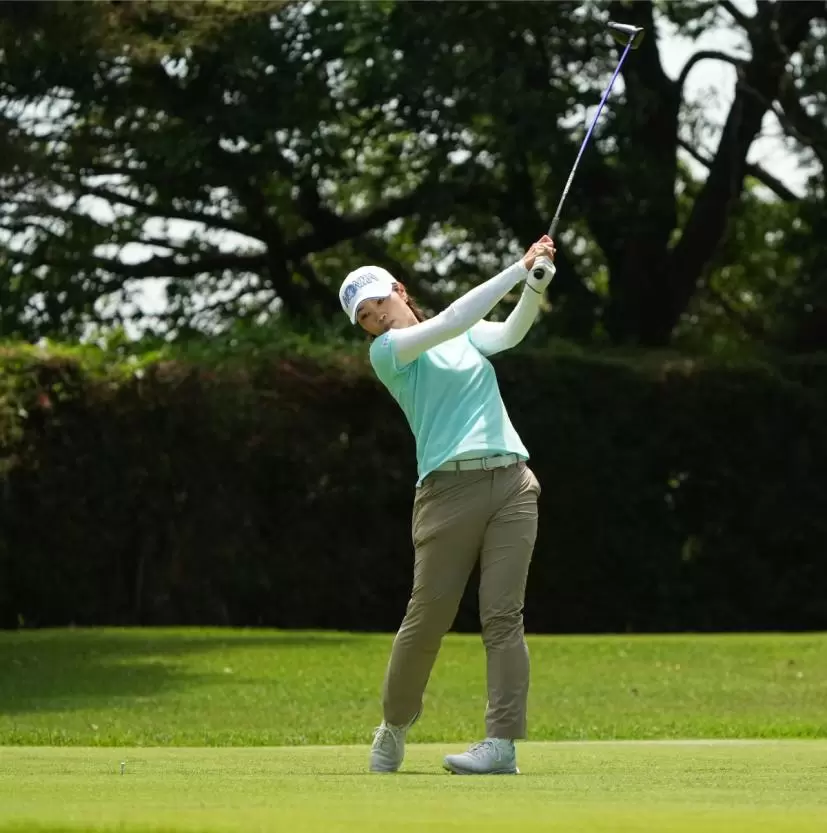 葭葉ルミのドライバースイング