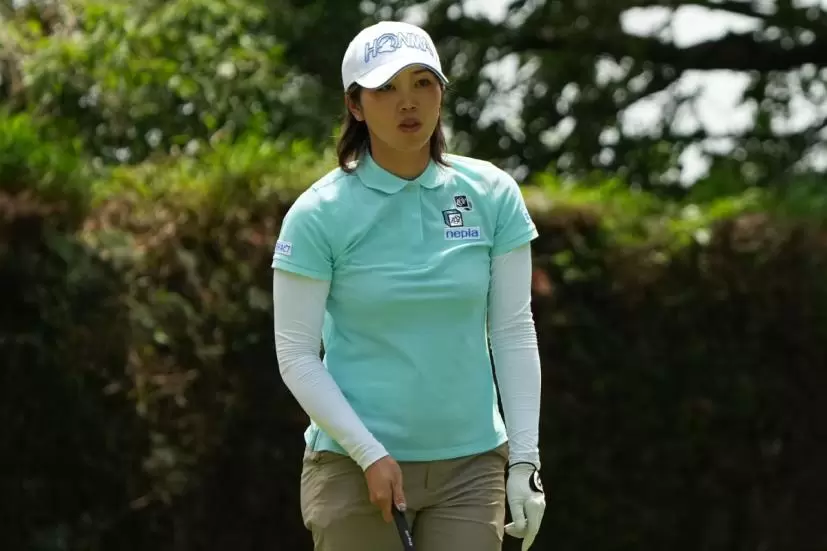 葭葉ルミのドライバースイング