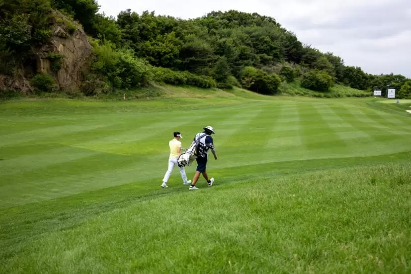 キャディ,ゴルフ場