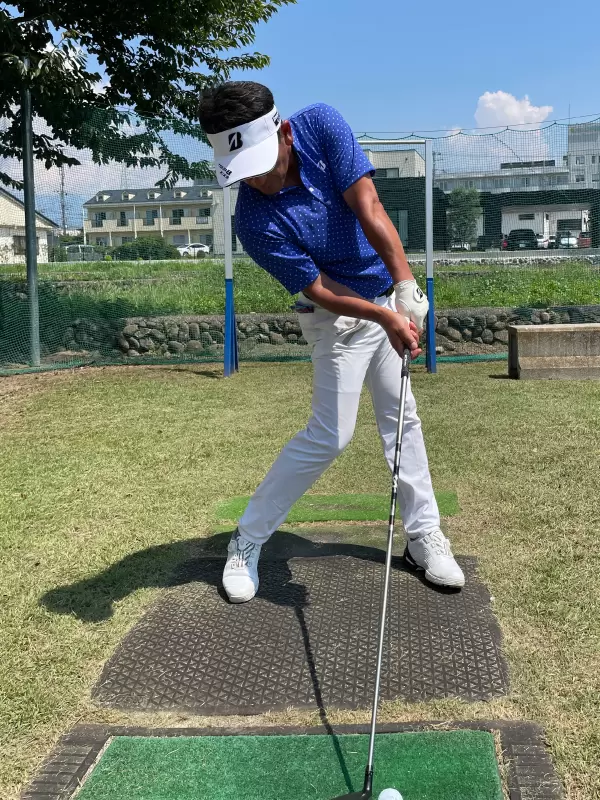 下半身リードだが、インパクトでは上半身がしっかりと回転していることが重要