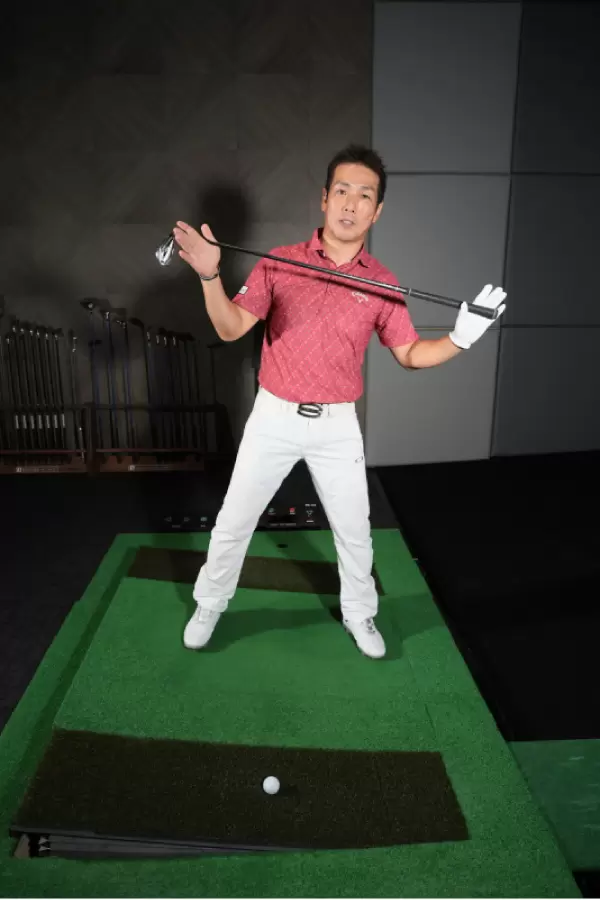 左足下がりの傾斜,傾斜と平行に立つ