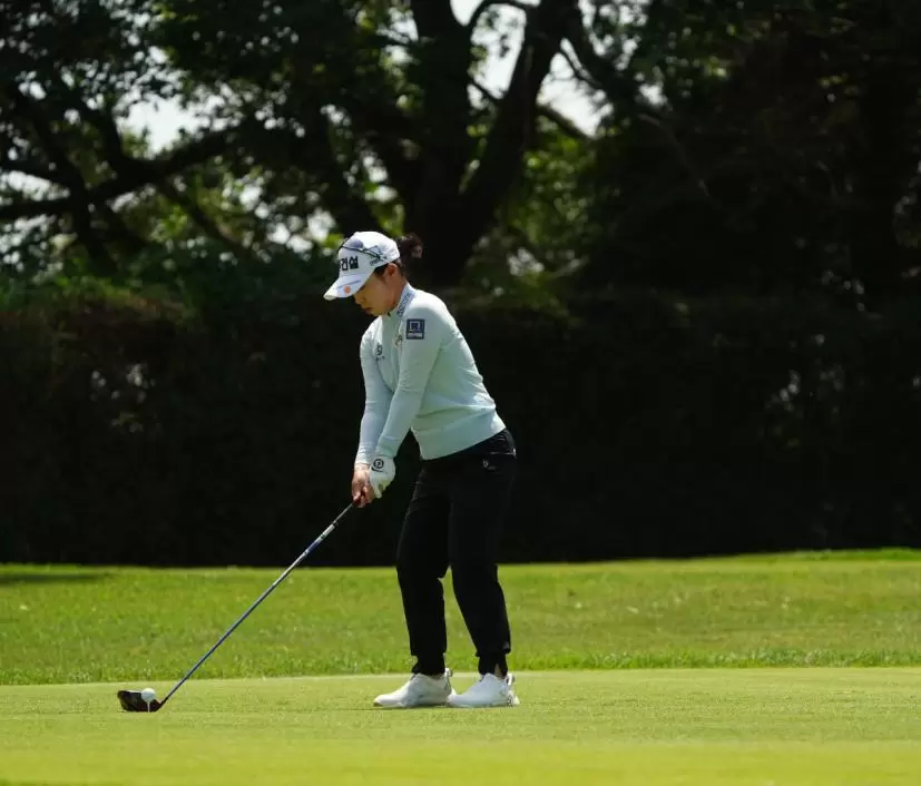 キム・スジのドライバースイング