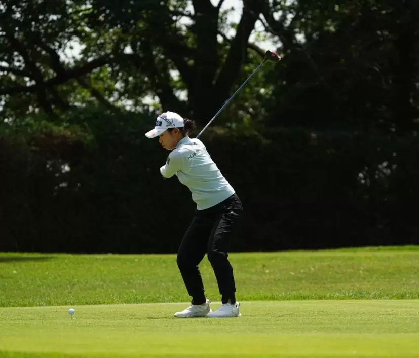 キム・スジのドライバースイング