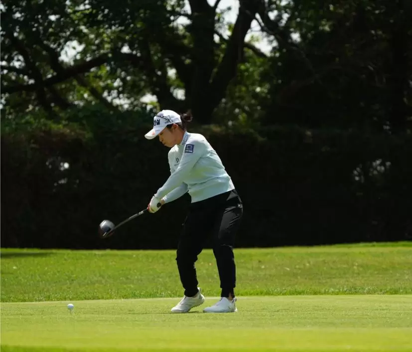 キム・スジのドライバースイング