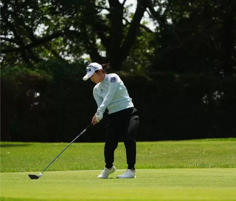 キム・スジのドライバースイング