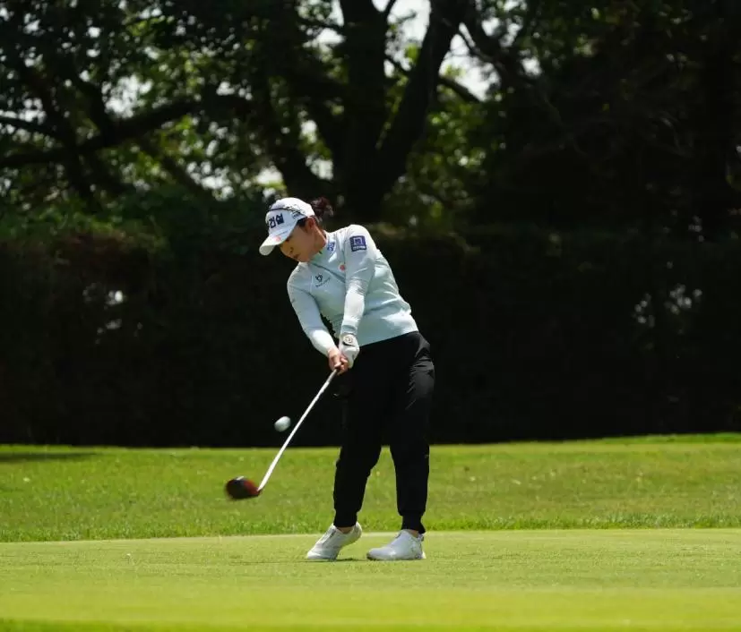 キム・スジのドライバースイング