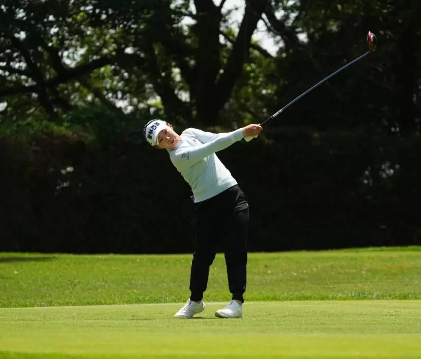 キム・スジのドライバースイング