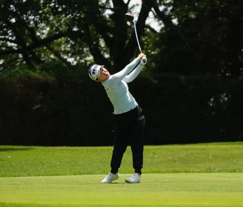 キム・スジのドライバースイング