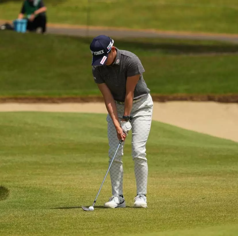 岩井明愛のウェッジスイング