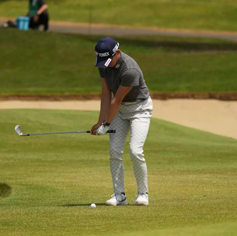 岩井明愛のウェッジスイング