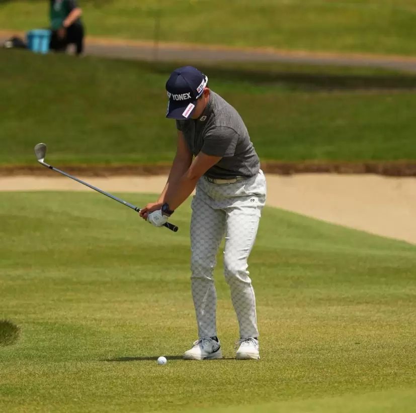 岩井明愛のウェッジスイング