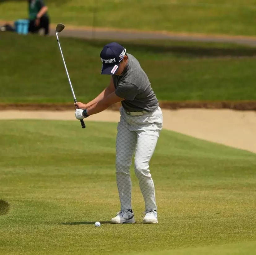 岩井明愛のウェッジスイング