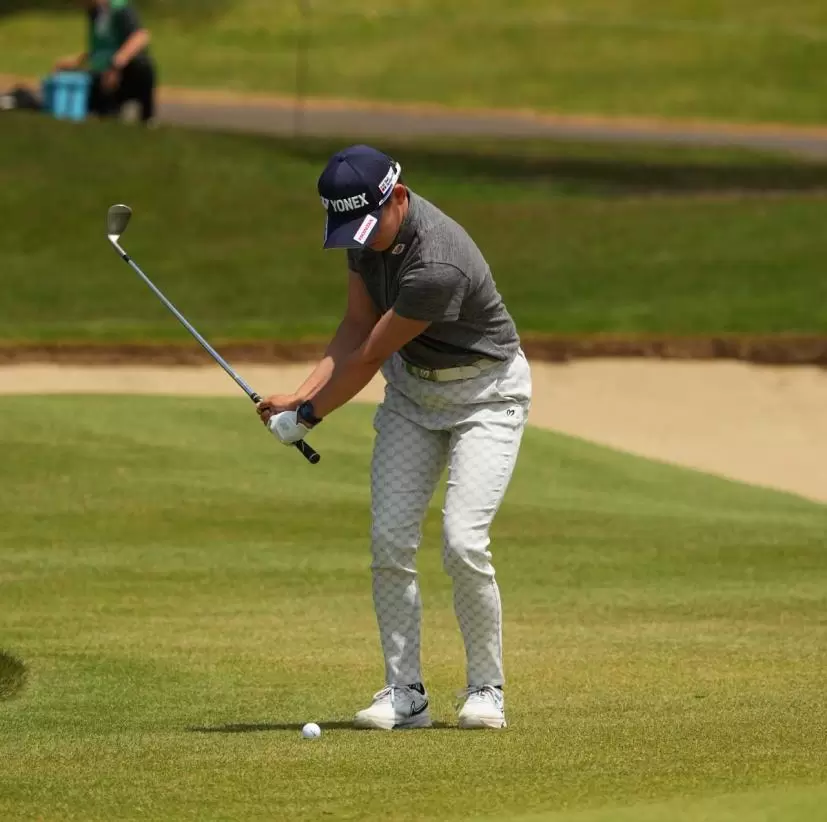 岩井明愛のウェッジスイング