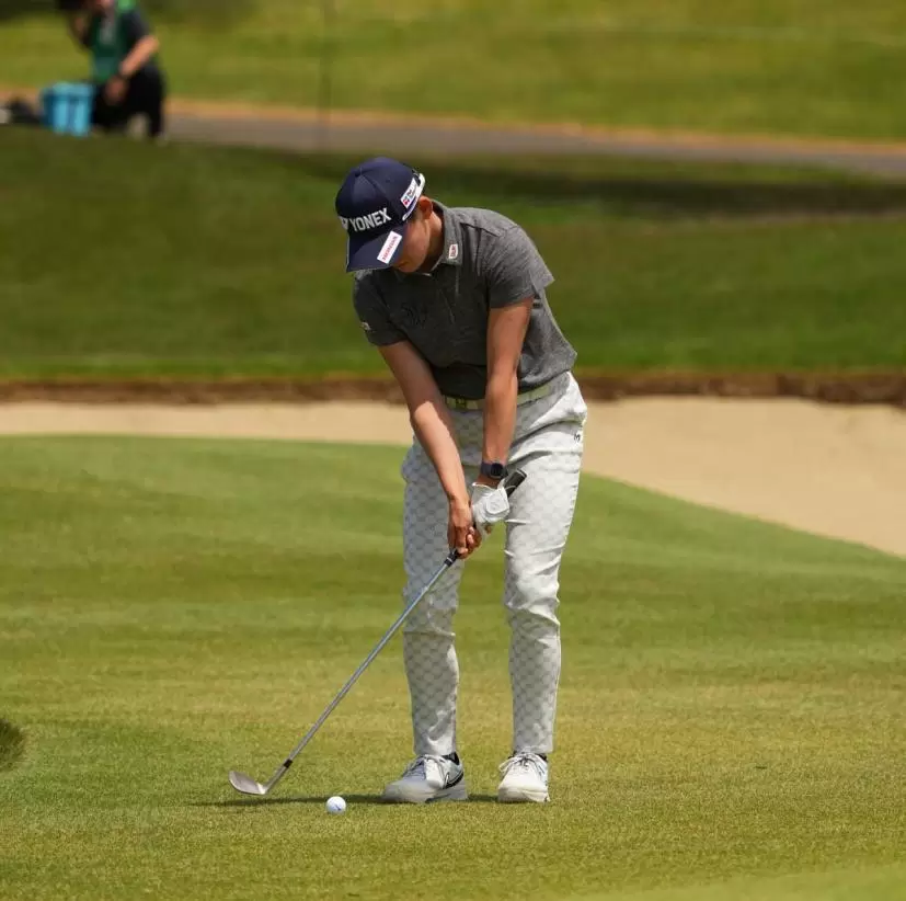 岩井明愛のウェッジスイング