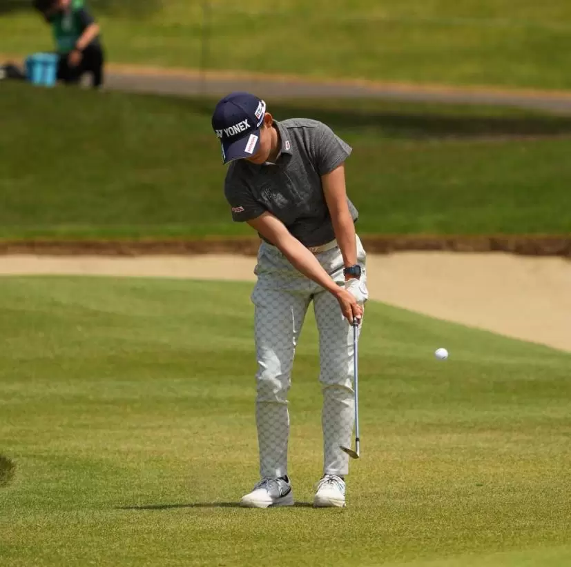 岩井明愛のウェッジスイング