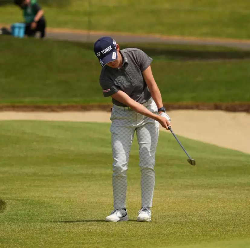 岩井明愛のウェッジスイング