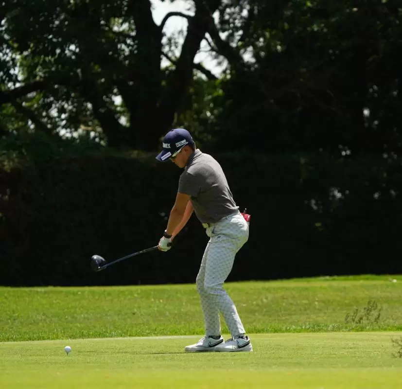 岩井明愛のドライバースイング