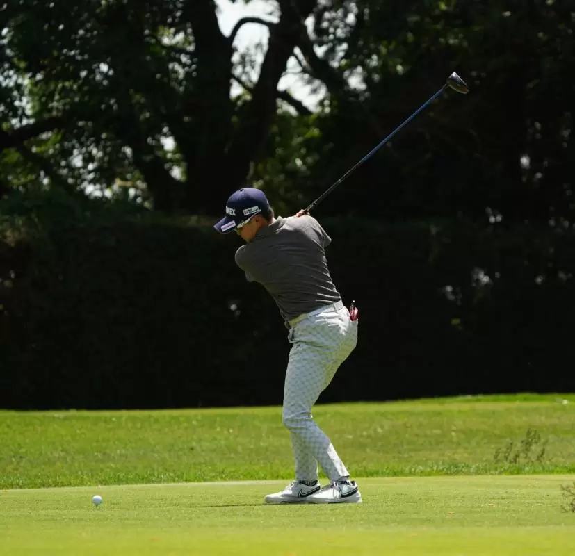 岩井明愛のドライバースイング