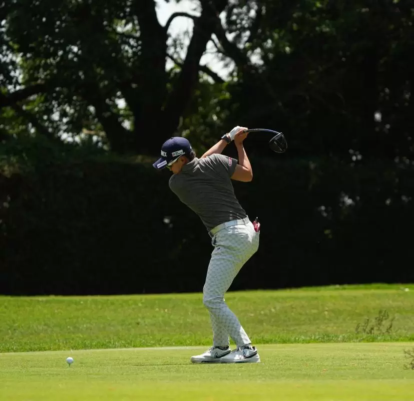 岩井明愛のドライバースイング