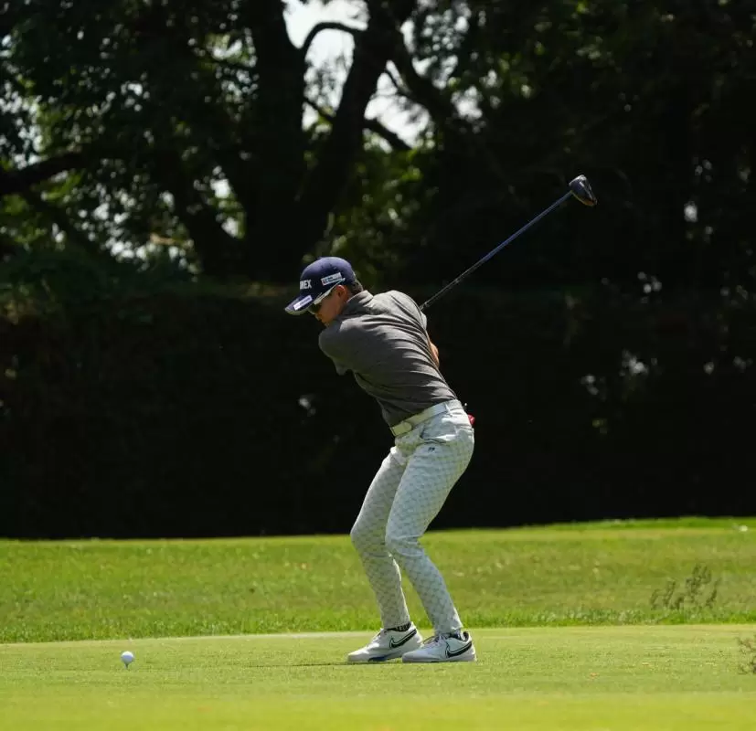 岩井明愛のドライバースイング