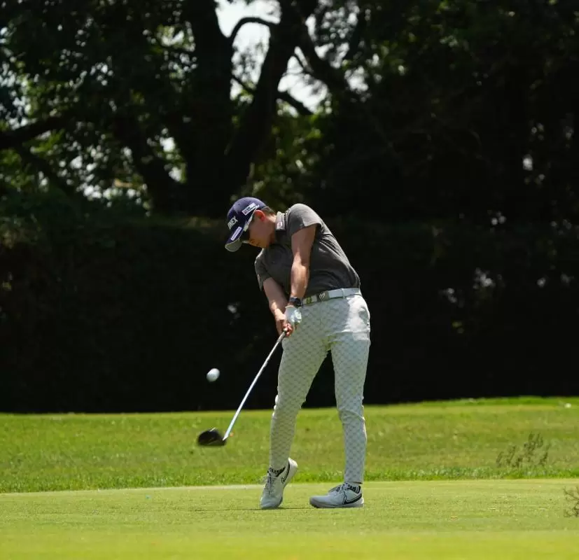 岩井明愛のドライバースイング