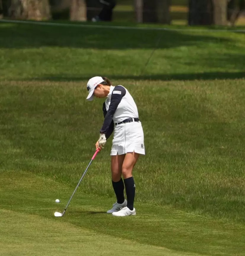 金澤志奈のウェッジスイング