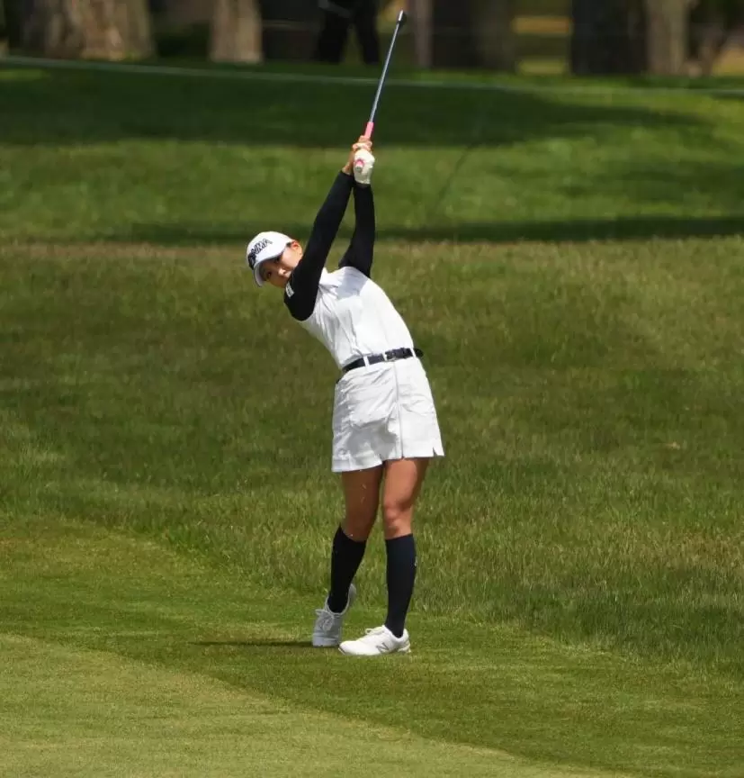 金澤志奈のウェッジスイング