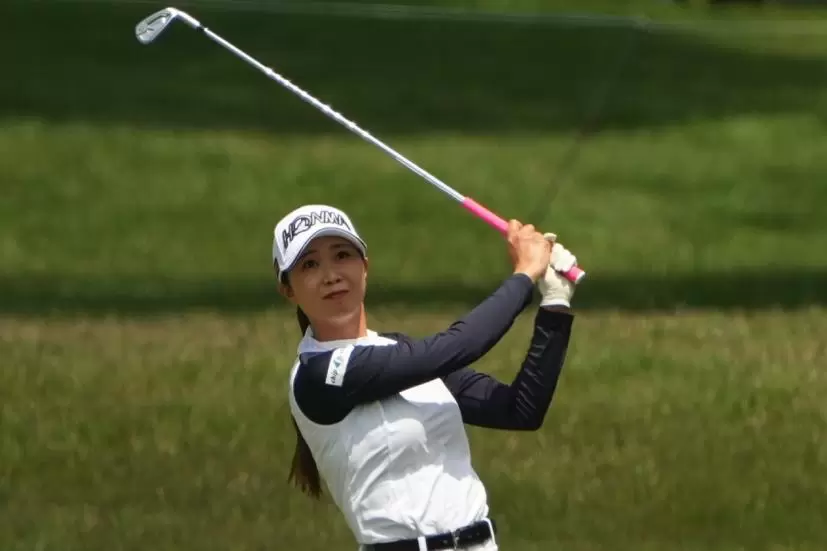 金澤志奈のウェッジスイング