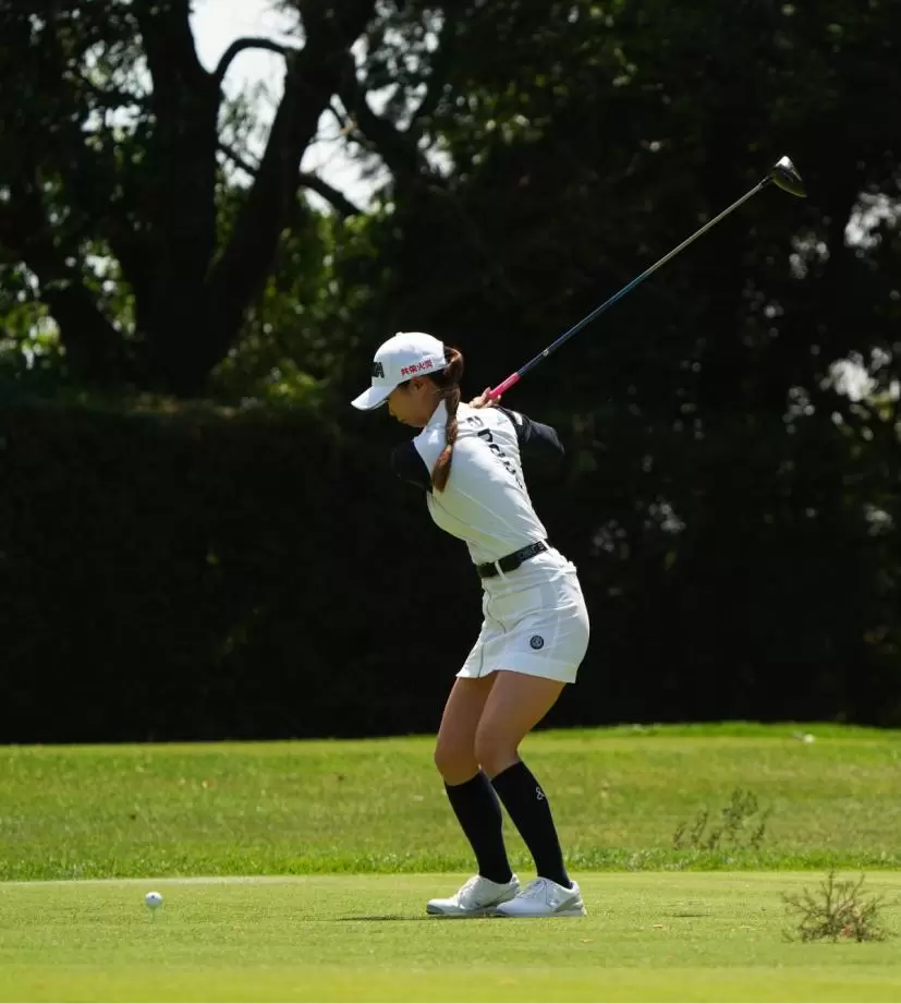 金澤志奈のドライバースイング