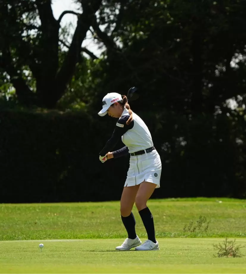 金澤志奈のドライバースイング