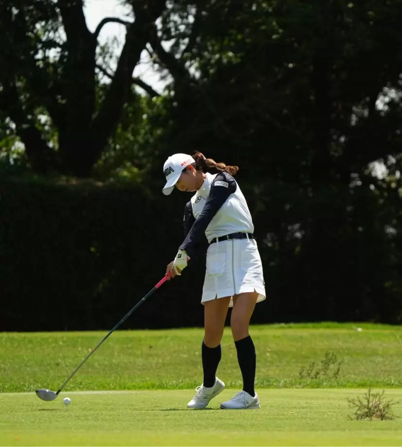 金澤志奈のドライバースイング