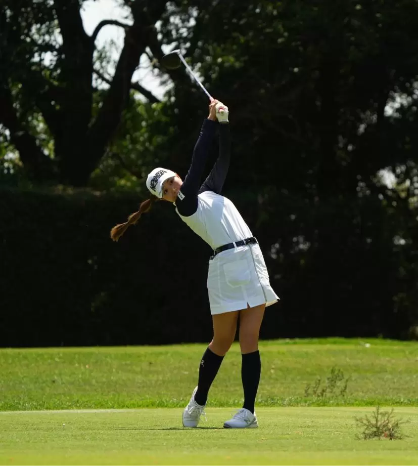 金澤志奈のドライバースイング