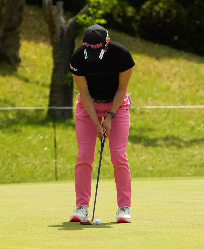 岩井明愛のパッティングストローク