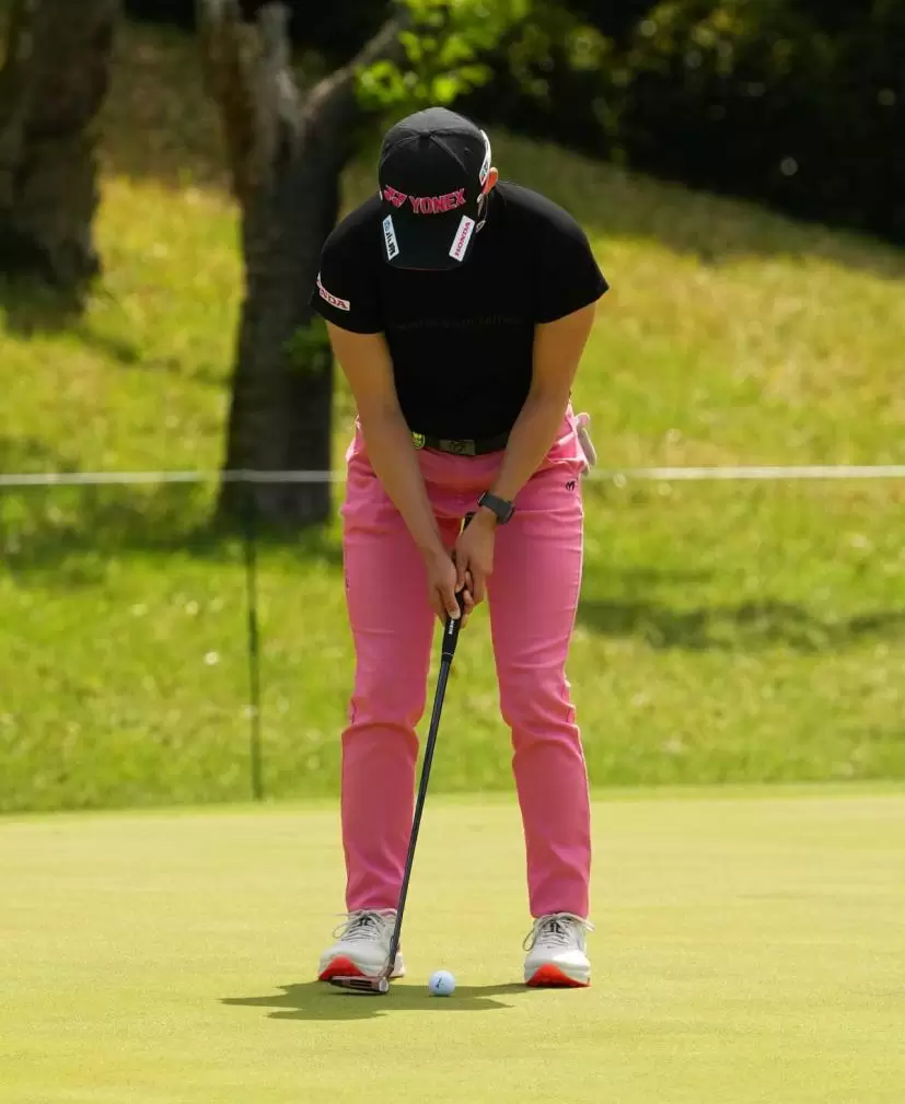 岩井明愛のパッティングストローク