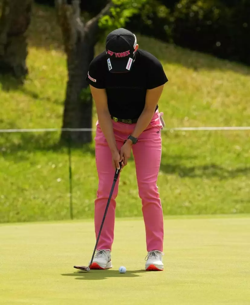 岩井明愛のパッティングストローク