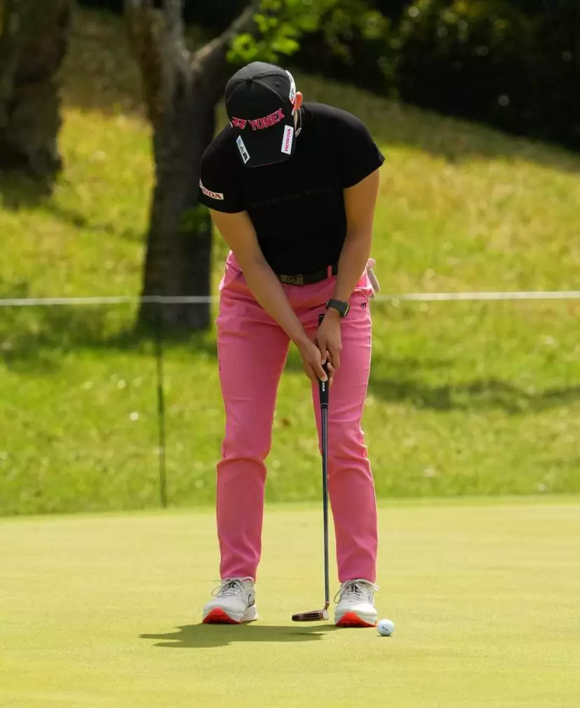 岩井明愛のパッティングストローク