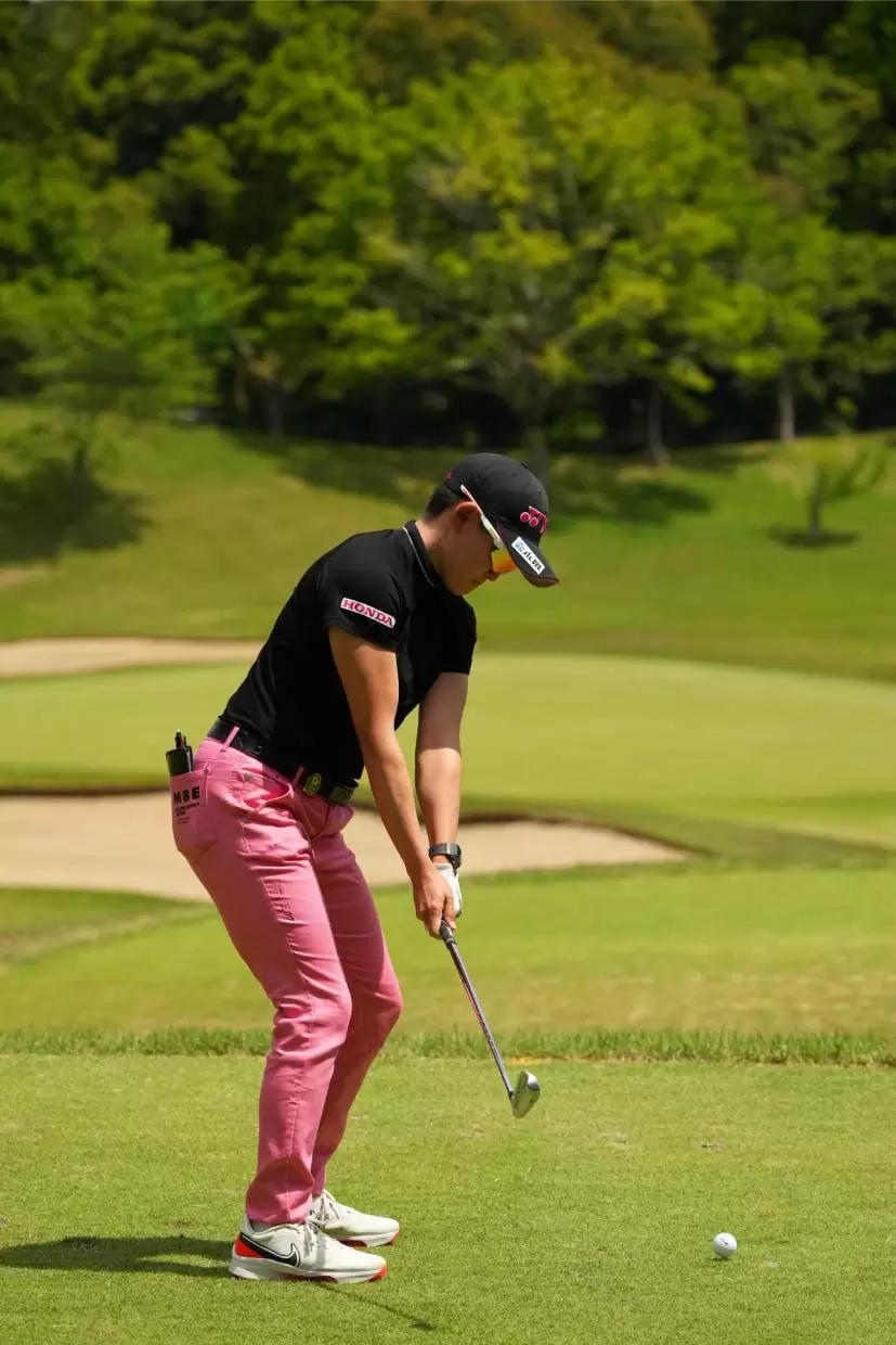 岩井明愛のアイアンスイング