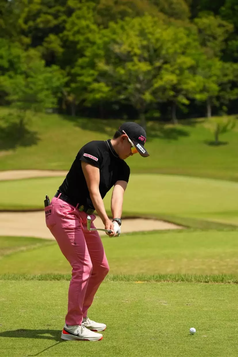 岩井明愛のアイアンスイング