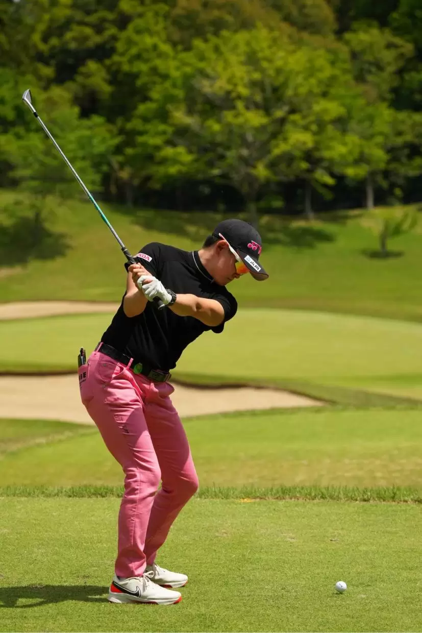 岩井明愛のアイアンスイング