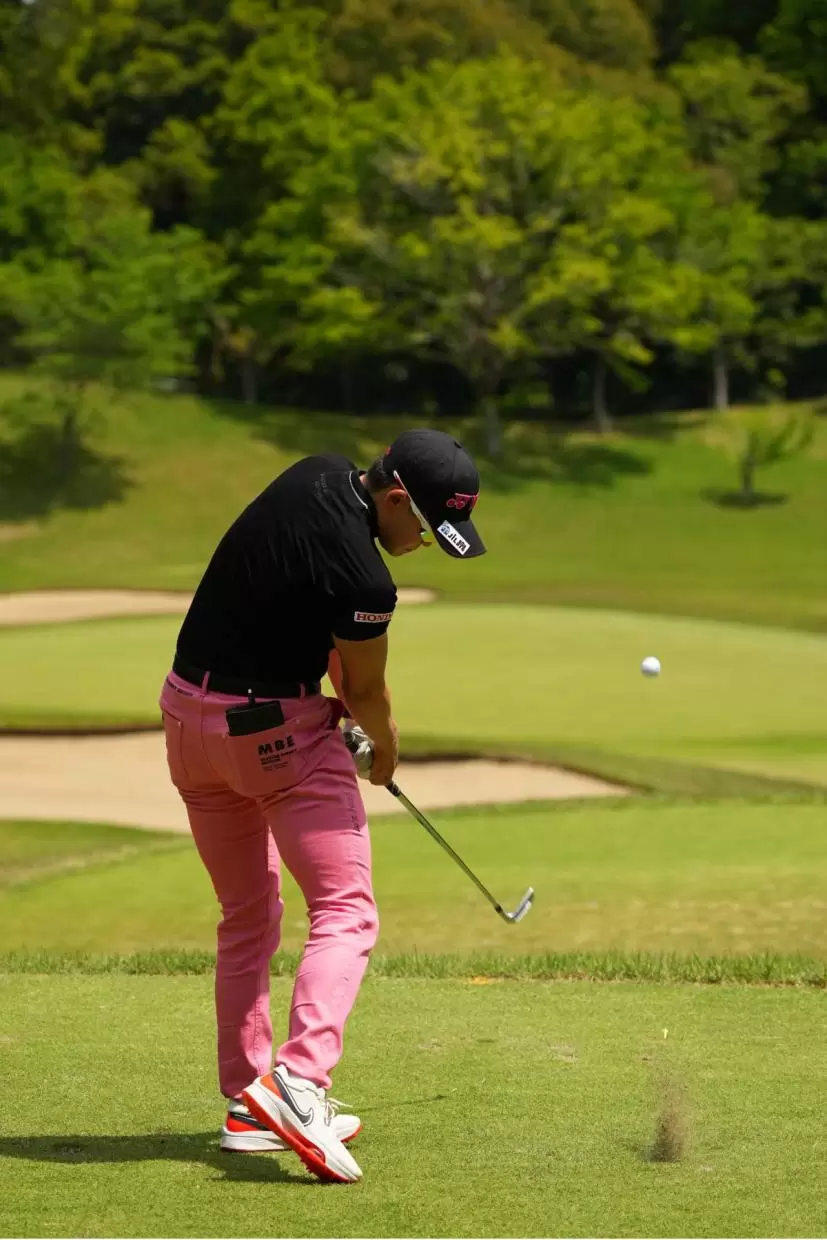 岩井明愛のアイアンスイング