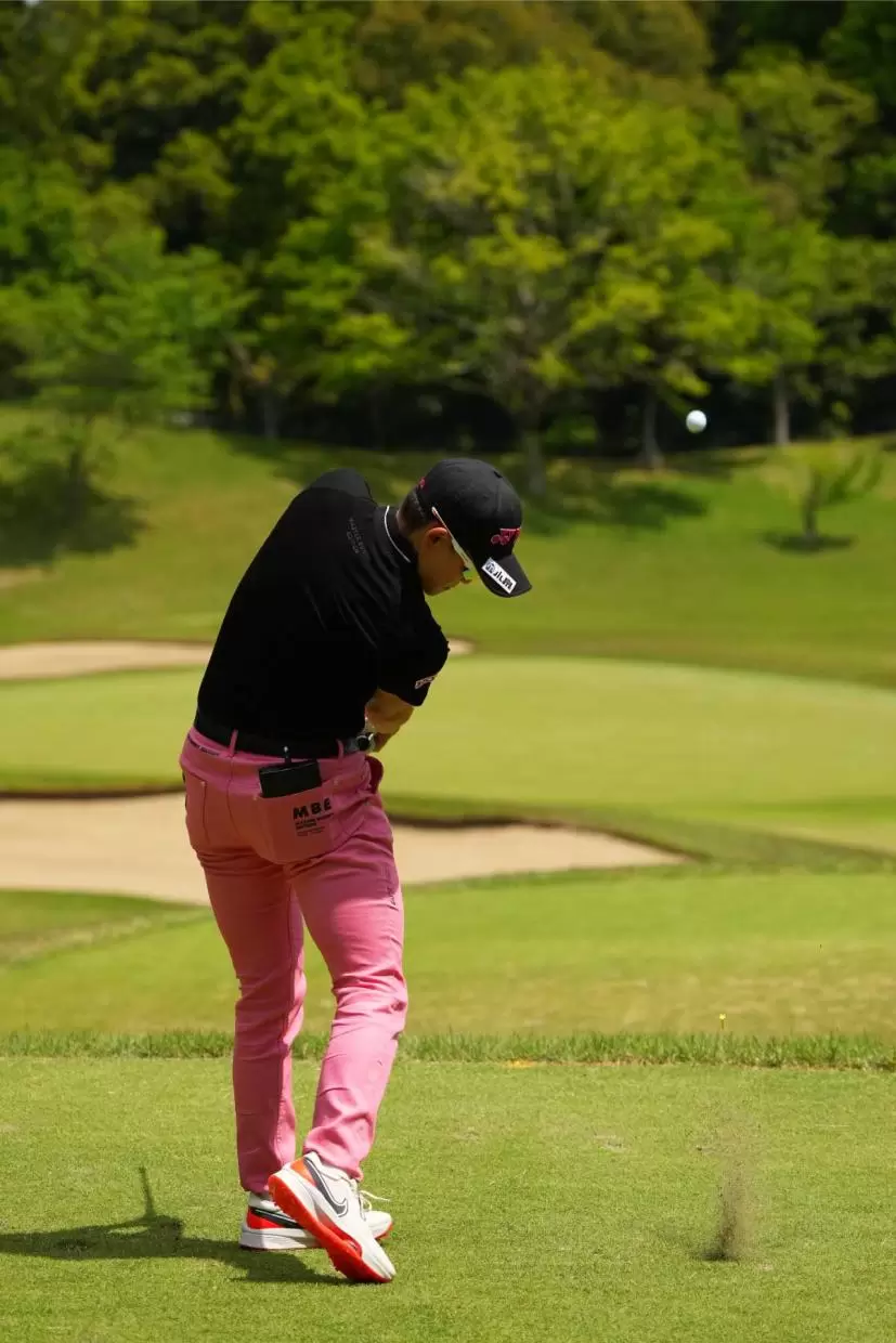 岩井明愛のアイアンスイング